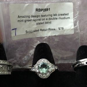 Mint Green Spinel Rhodium Ring Bomb 7